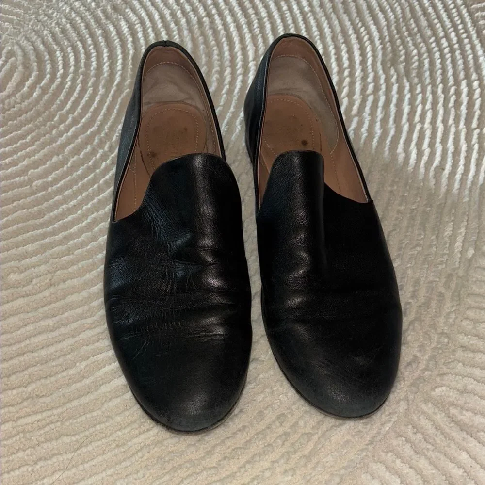 Lewit Black Loafers Classic Slip-On Design